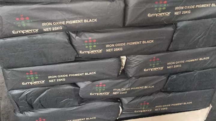 Iron oxide black with pallets